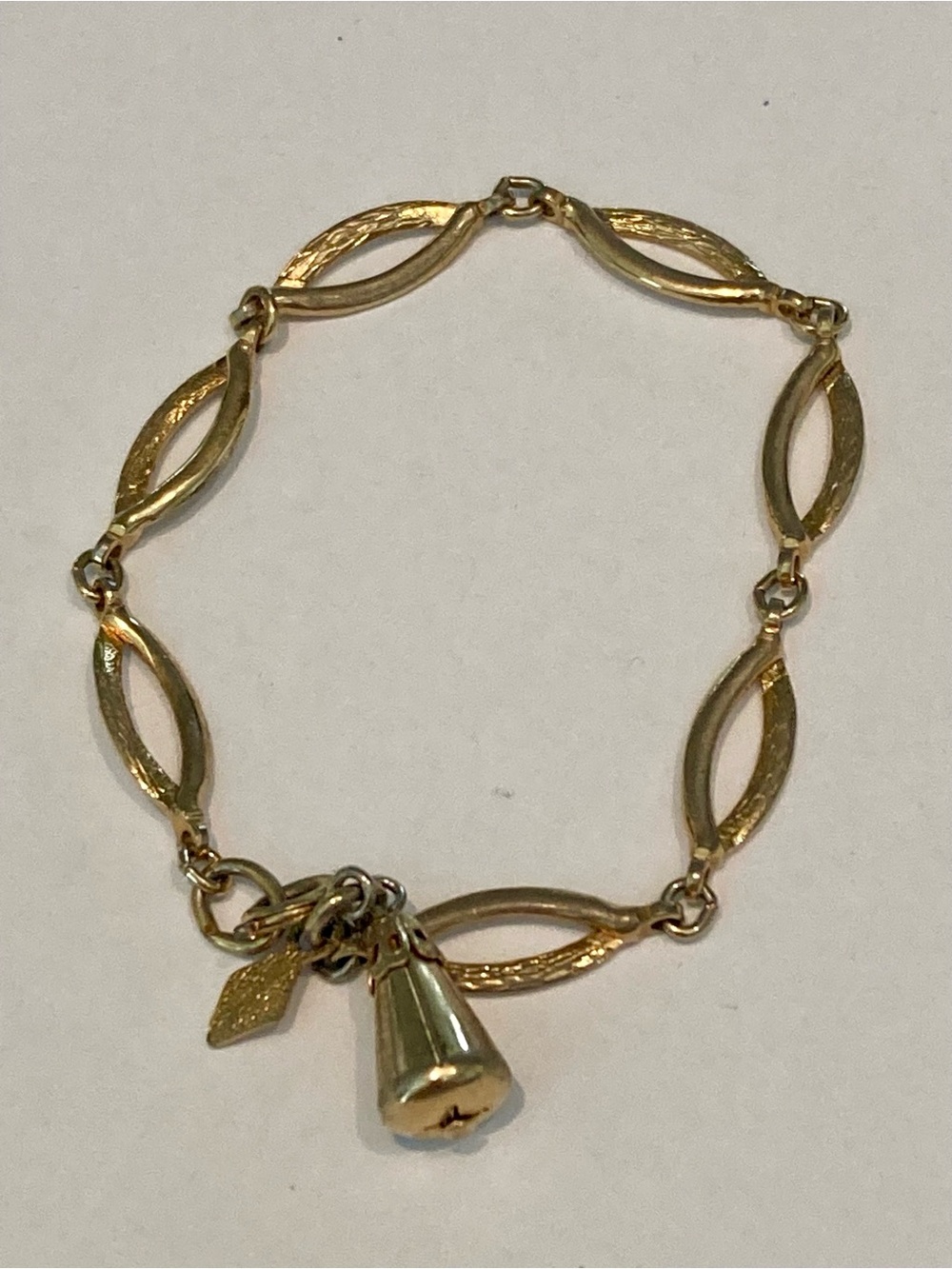 Vintage SARAH COVENTRY Open Oval Chain Bracelet Gold Tone Bell Charm Statement